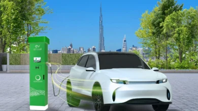 كيف تساهم الطاقة المتجددة في تعزيز دور السيارات الكهربائية؟