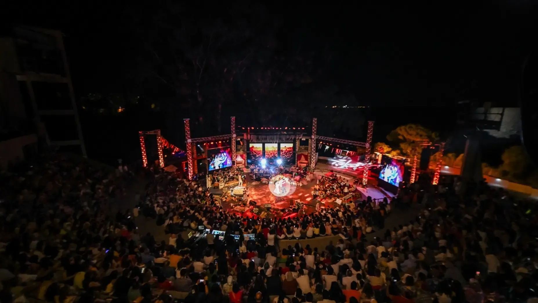 افتتاح مميز لـ مهرجان الحمامات بعرض رقوج