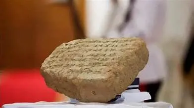 كيف نجح العراق في استرداد آلاف القطع الأثرية المسروقة؟
