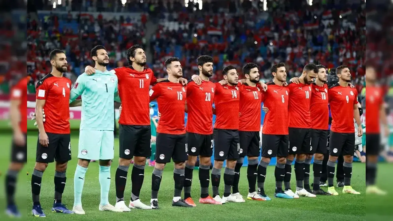 من يساعد رضوان جيد في إدارة اللقاء؟