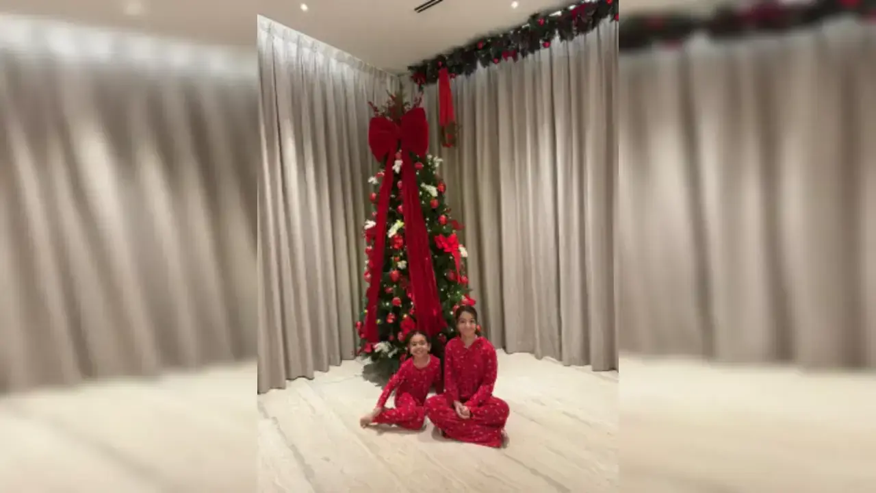 صور احتفال مكة وكيان محمد صلاح بالكريسماس