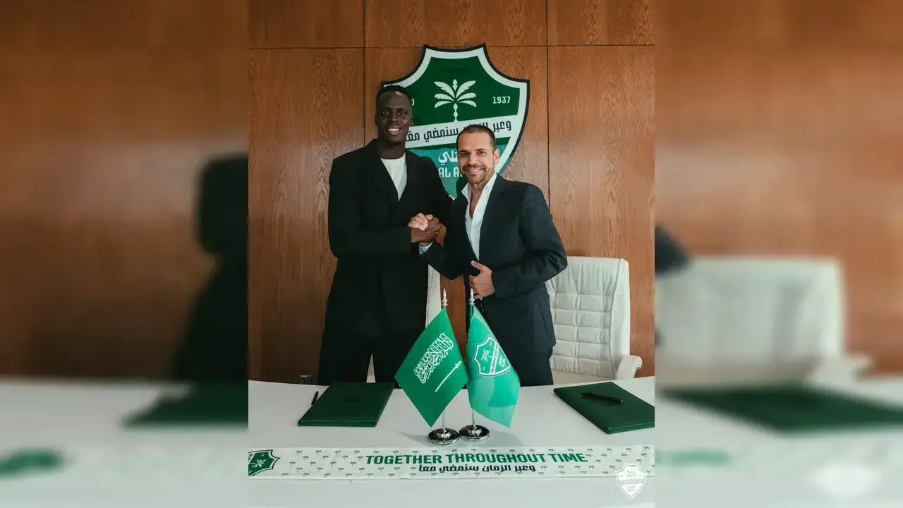 تجديد عقد إدوارد ميندي